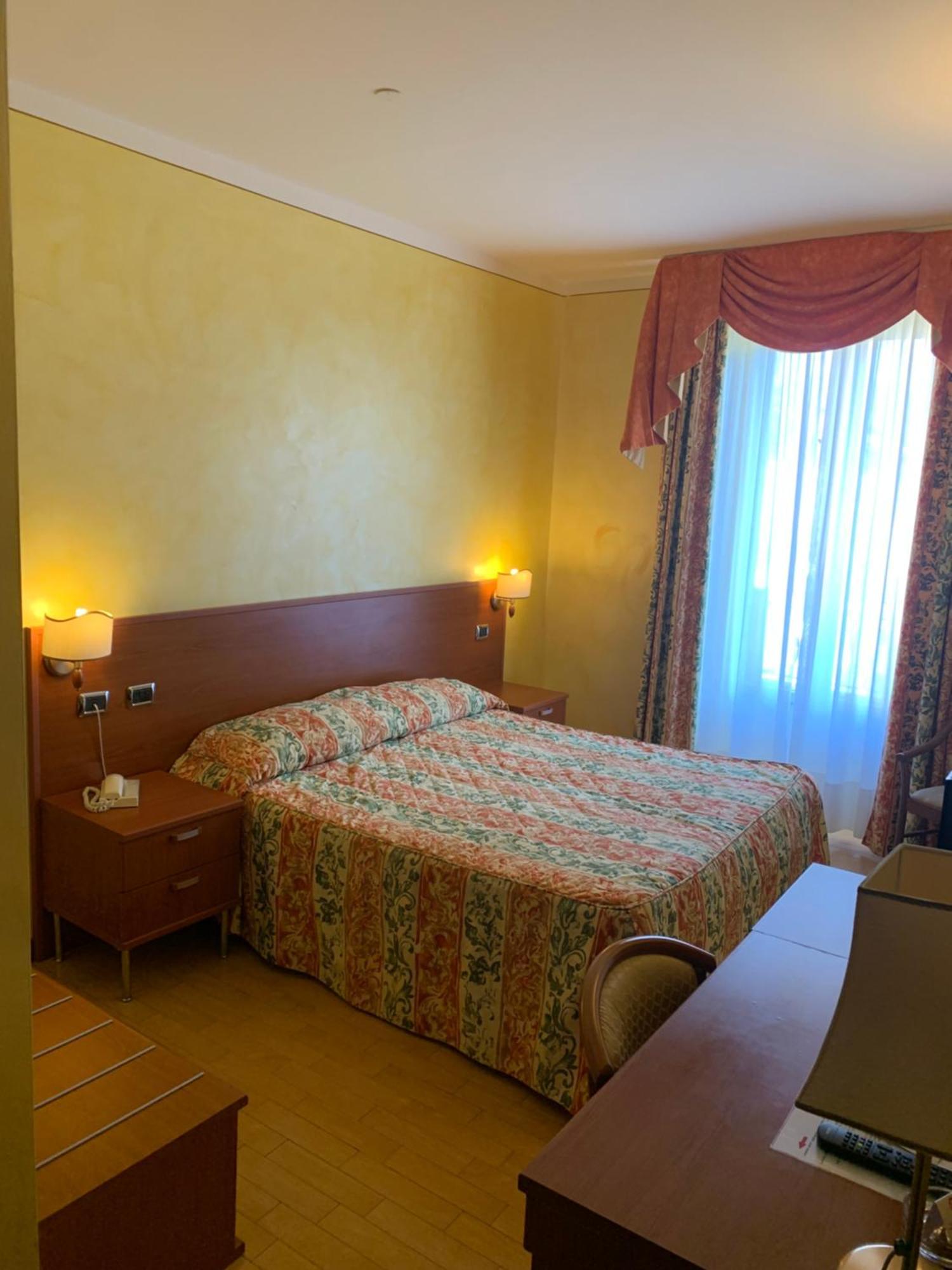 Hotel La Bussola Orta San Giulio Kültér fotó