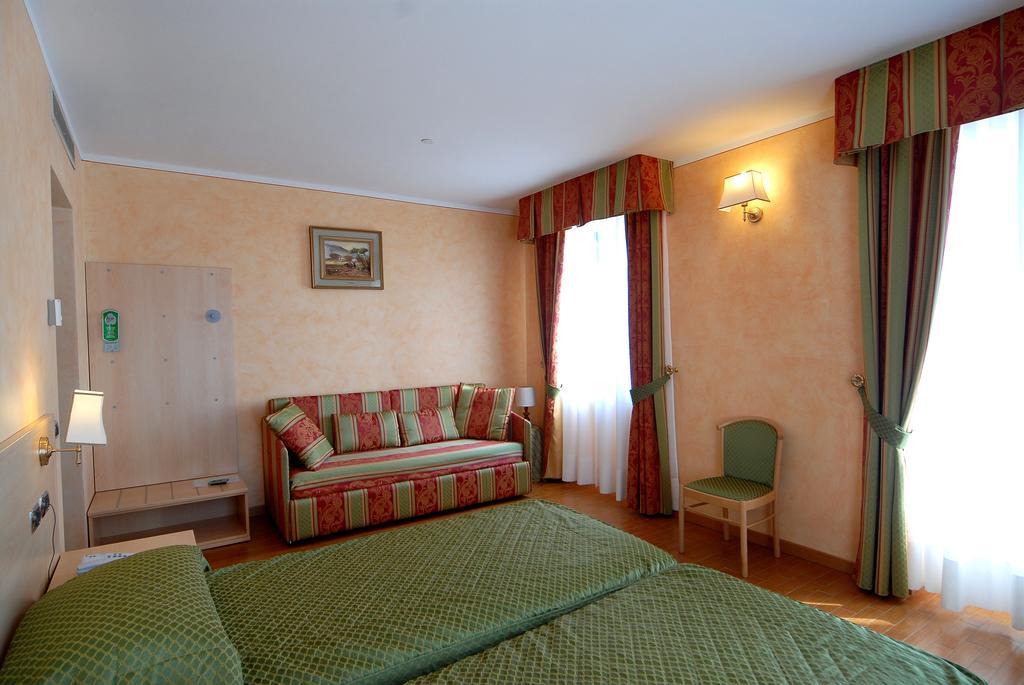 Hotel La Bussola Orta San Giulio Kültér fotó