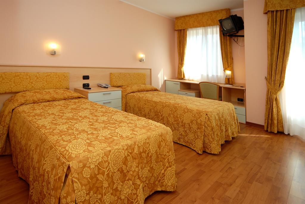 Hotel La Bussola Orta San Giulio Kültér fotó