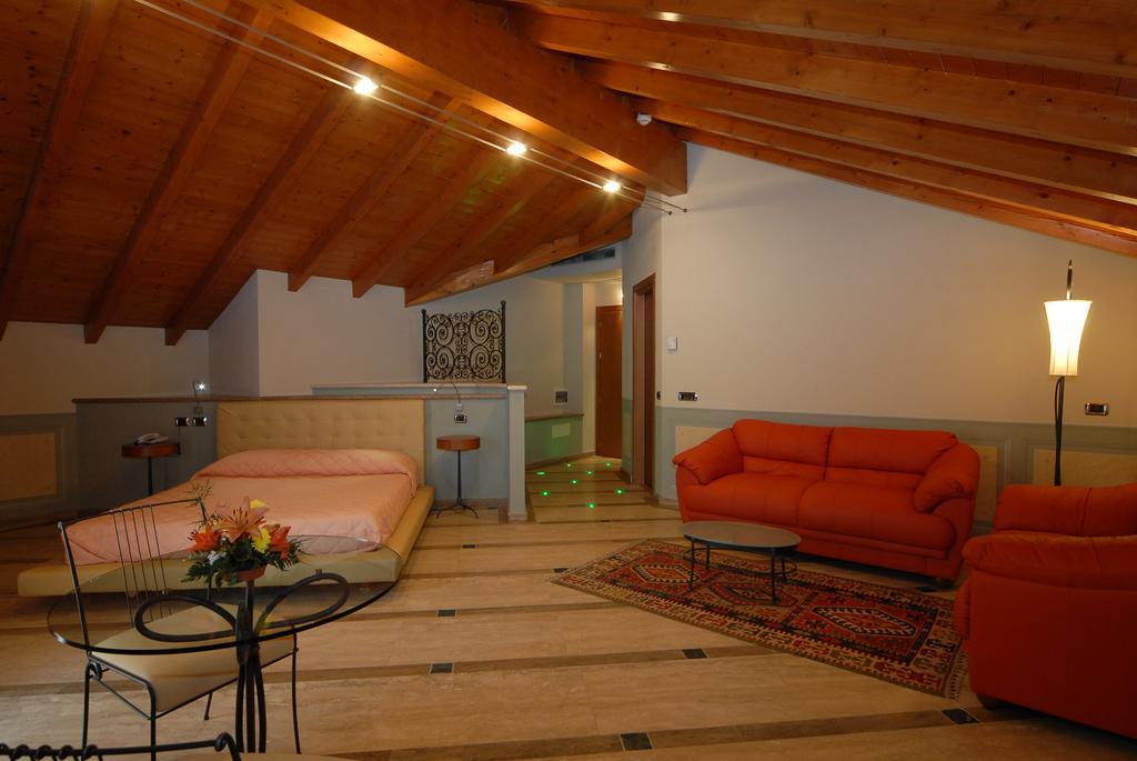 Hotel La Bussola Orta San Giulio Kültér fotó