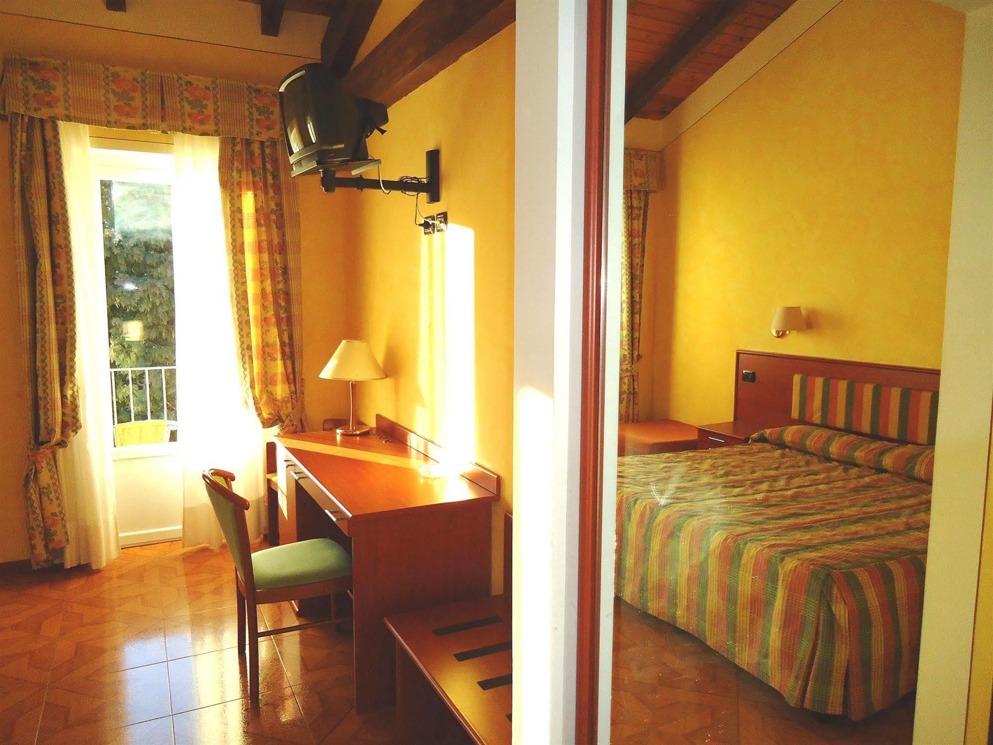 Hotel La Bussola Orta San Giulio Kültér fotó