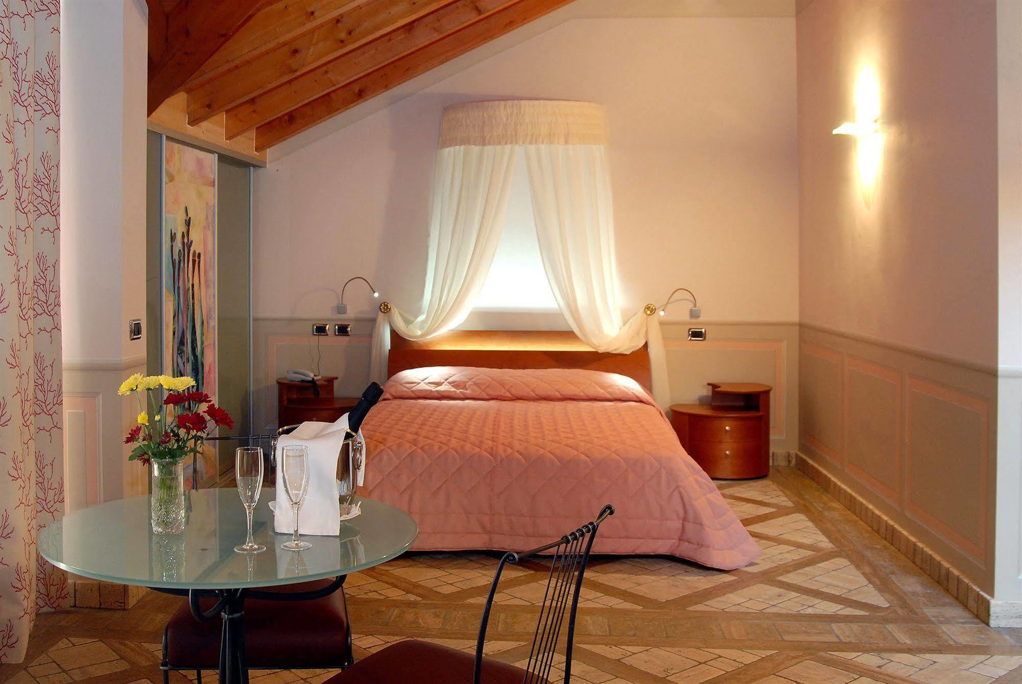 Hotel La Bussola Orta San Giulio Kültér fotó